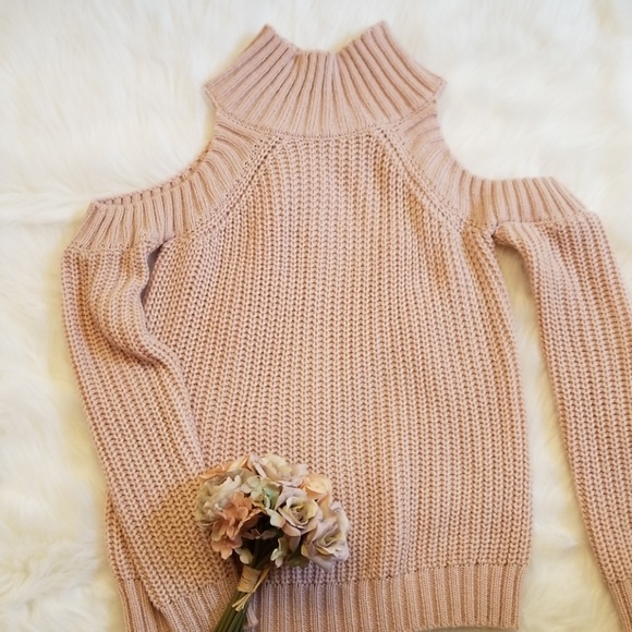 Sweaters - ⬇️Blush Cold Shoulder Knit Sweater